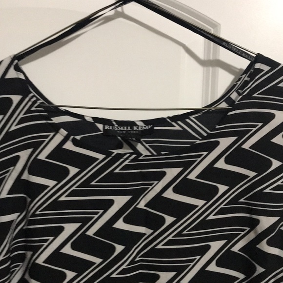 B/W geometric tunic lightweight polyester - Picture 2 of 5